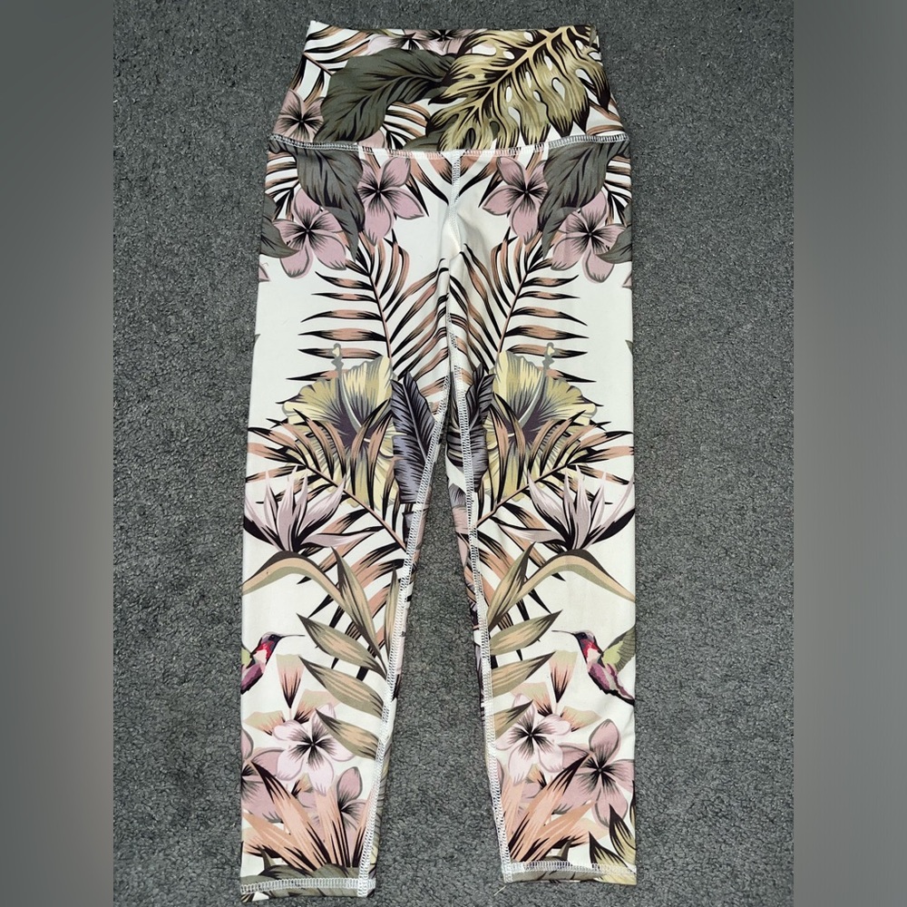 Women’s Activewear Evolution and Creation Capri Leggings - Size Small - Picture 1 of 5